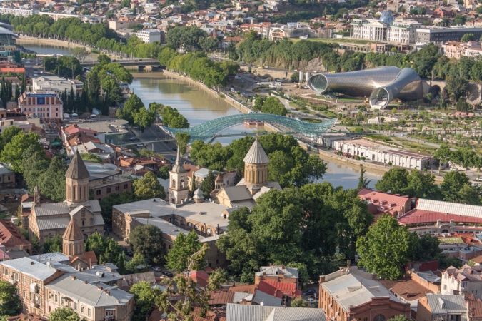 Tiflis'te eski ve yeni yanyana