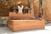 Stone Town'da Marangozlar (The Carpenters in Stone Town)